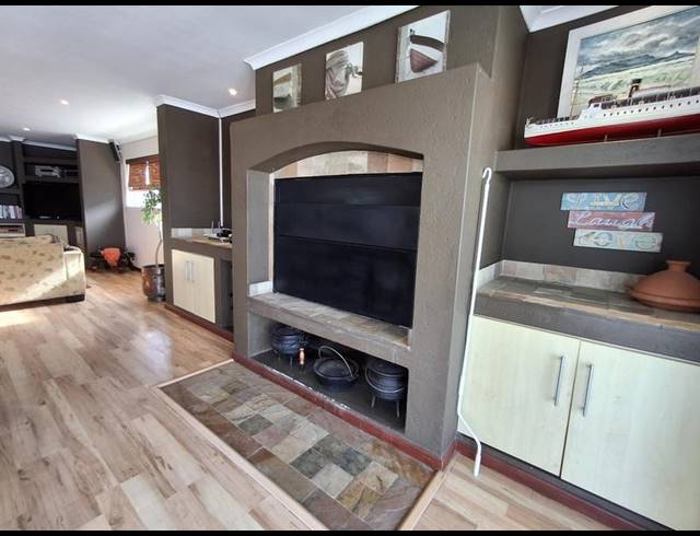 3 BEDROOM HOUSE FOR SALE IN HANNASBAAI